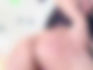Live cam show with Antonella - Big Tits on StripNow