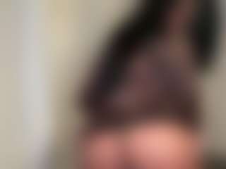 Live cam show with Sweet Stufff - Bedroom Latina on chickslive.net