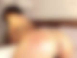 Live cam show with CIEL-DOUCE - Shaved Pussy Curvy on CamwithHer