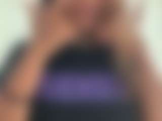 BellaSky's Live Sex Cam Show