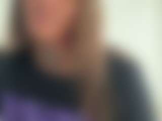 BellaSky's Live Sex Cam Show