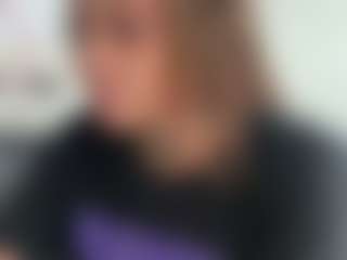 BellaSky's Live Sex Cam Show