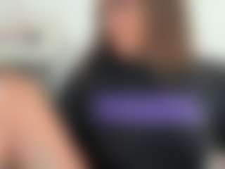 BellaSky's Live Sex Cam Show