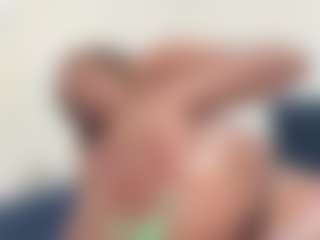 BellaSky's Live Sex Cam Show