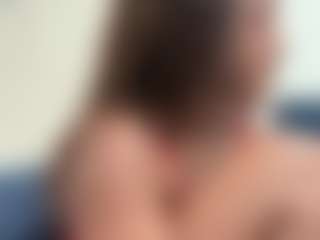 BellaSky's Live Sex Cam Show
