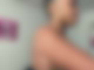 BellaSky's Live Sex Cam Show