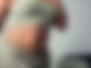 BellaSky's Live Sex Cam Show