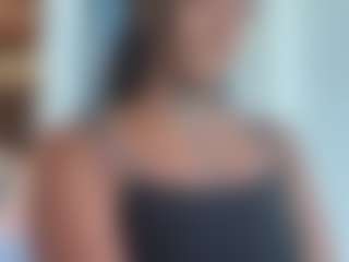 BellaSky's Live Sex Cam Show