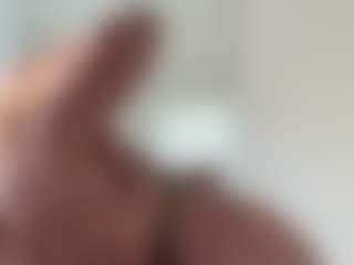 BellaSky's Live Sex Cam Show
