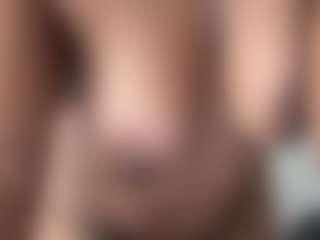 BellaSky's Live Sex Cam Show