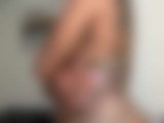 BellaSky's Live Sex Cam Show