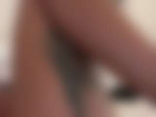 BellaSky's Live Sex Cam Show