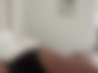 BellaSky's Live Sex Cam Show