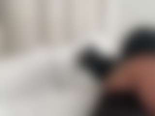 BellaSky's Live Sex Cam Show