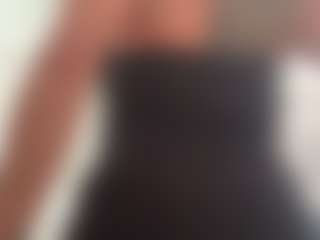 BellaSky's Live Sex Cam Show