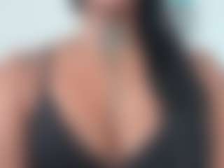 Live cam show with BellaSky - Small Tits on livesuperchat.net
