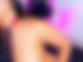 Live cam show with EMILY - Nipple Piercings on SxyPornLive