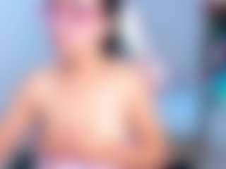 Live cam show with karlota-45 - Living Room on AdultVida.com