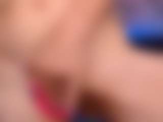 Live cam show with karlota-45 - Living Room on Camsoda