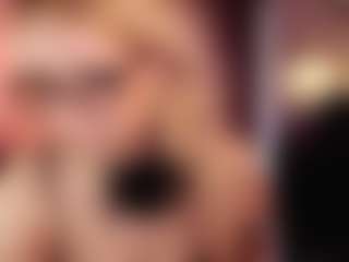 Live cam show with WellwellLiza - Blue Eyes on chickslive.net
