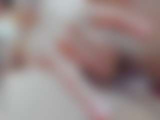 Live cam show with sarabecker - Flashing on madthumbs