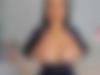 Live cam show with sarabecker - Green Eyes on CamClone