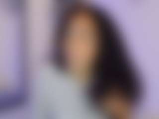 Live cam show with CassandraAndrews - Skinny on Camming Site