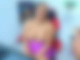 Live cam show with ambar-rose1 - Ebony Squirt on CamwithHer