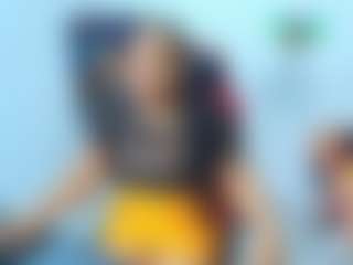 Live cam show with ambar-rose1 - Bedroom on AdultVida.com