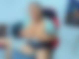 Live cam show with ambar-rose1 - Strip Ebony on sexylive.show | colombia