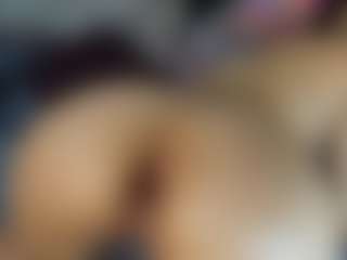 ISABEL MILF webcam performer live streaming