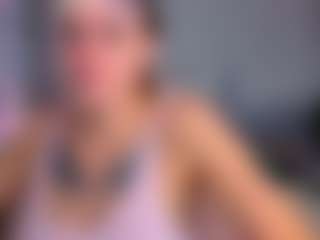 Live cam show with MidniggghtSun - Tease Brown Hair on Uber Horny