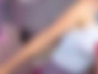 Live-Cam-Show mit MidniggghtSun - Public auf Camsoda