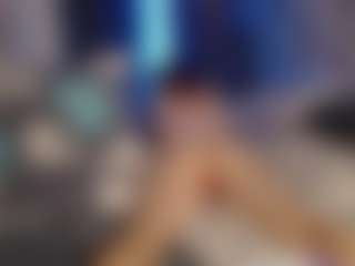 Live cam show with SofiaBlaze - Petite MILF on Dare Cams