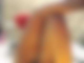 Live cam show with AMBER-PARKER - Black Shaved Pussy on Camsoda