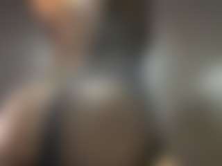 Live cam show with AMBER-PARKER - Shaved Pussy on TastyBlacksLive