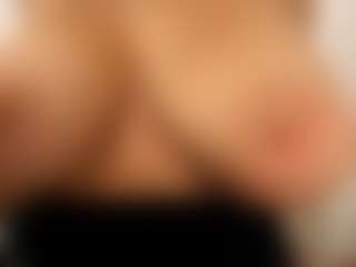 Andrea's Live Sex Cam Show