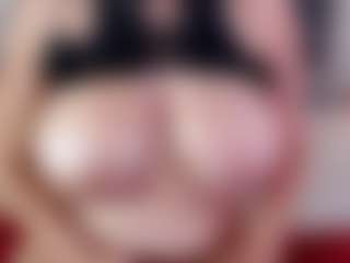 irianarousse MILF webcam performer live streaming
