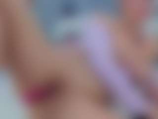 Serene MILF webcam performer live streaming
