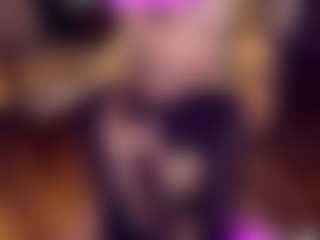 Live cam show with Adabluntaa - Small Tits on AdultVida.com