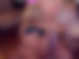 Live cam show with Adabluntaa - Blonde Hair on TastyBlacksLive