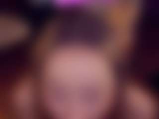 Live cam show with Adabluntaa - Brown Eyes Blonde Hair on galaxygirlnitro.com