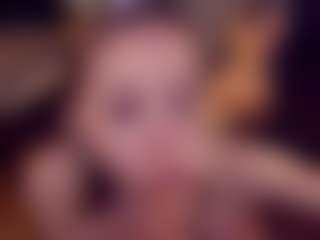 Live cam show with Adabluntaa - Blonde Hair on madthumbs
