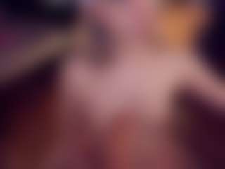 Live cam show with Adabluntaa - Blonde Hair Amateur on Camsoda