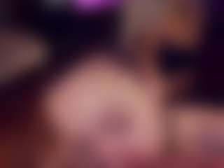 Show en direct avec Adabluntaa - Brown Eyes Blonde Hair sur Camsoda
