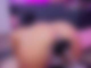 Chlooee's Live Sex Cam Show