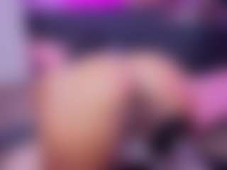 Chlooee's Live Sex Cam Show