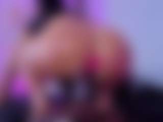 Chlooee's Live Sex Cam Show
