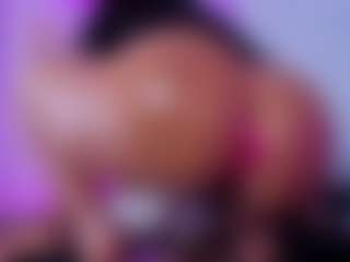 Chlooee's Live Sex Cam Show