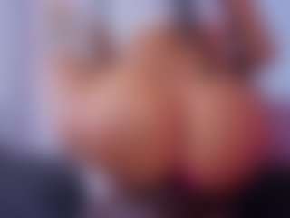 Chlooee's Live Sex Cam Show